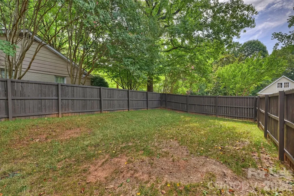 9301 Hinson Drive Matthews NC 28105