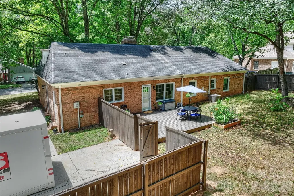 9301 Hinson Drive Matthews NC 28105