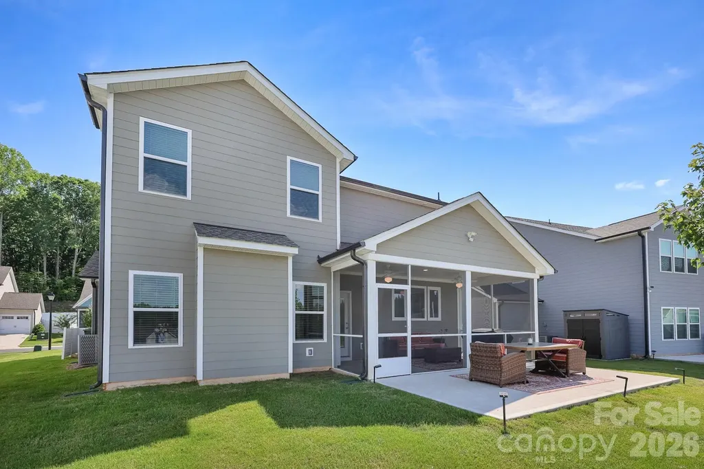 5080 Mooreland Oaks Way Mount Holly NC 28120
