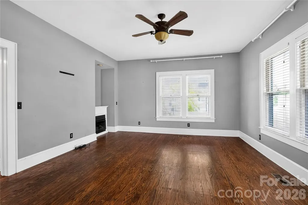 729 5th Avenue W Hendersonville NC 28739