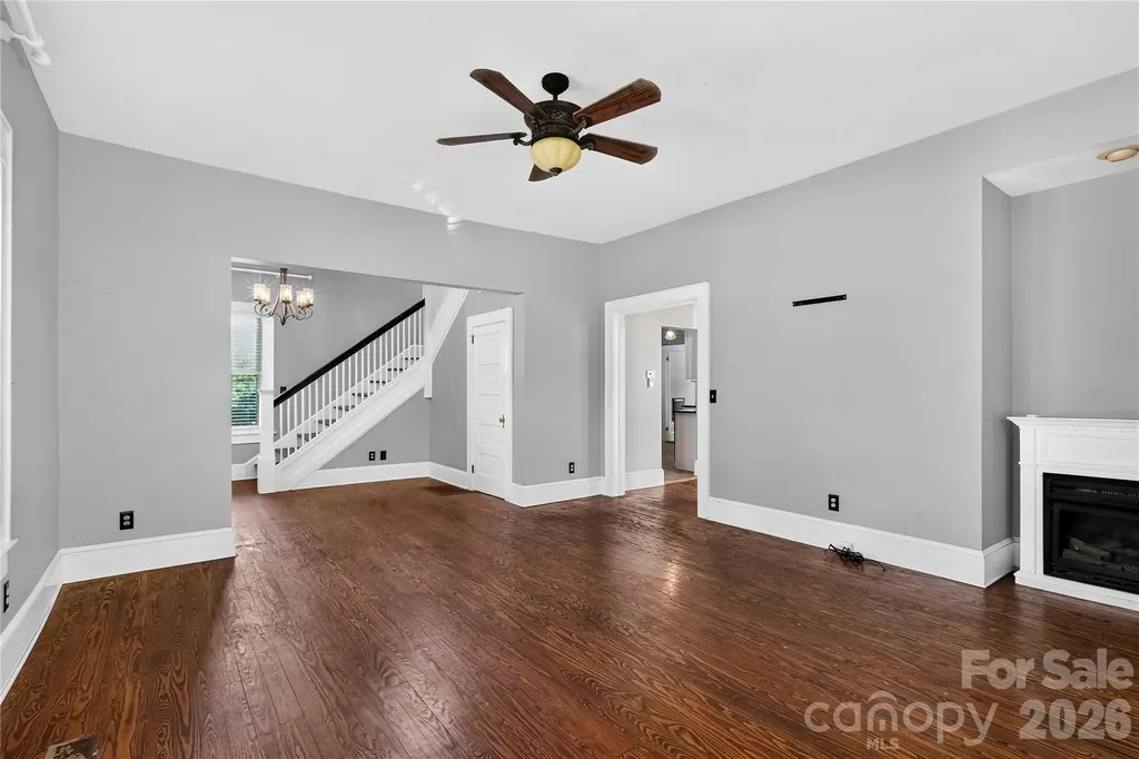 729 5th Avenue W Hendersonville NC 28739