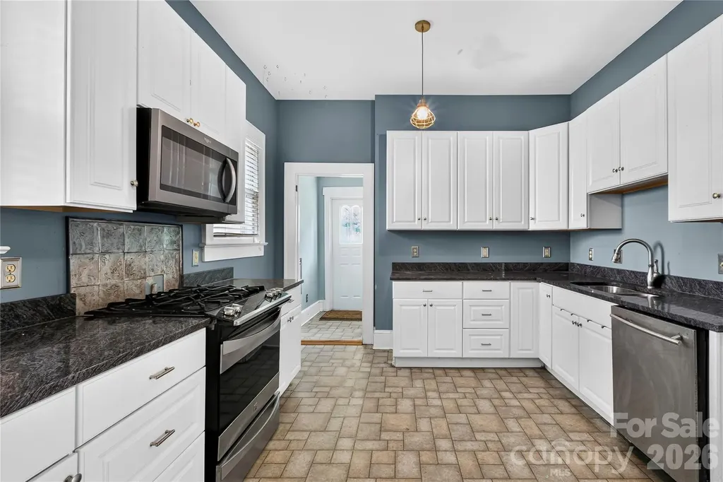 729 5th Avenue W Hendersonville NC 28739