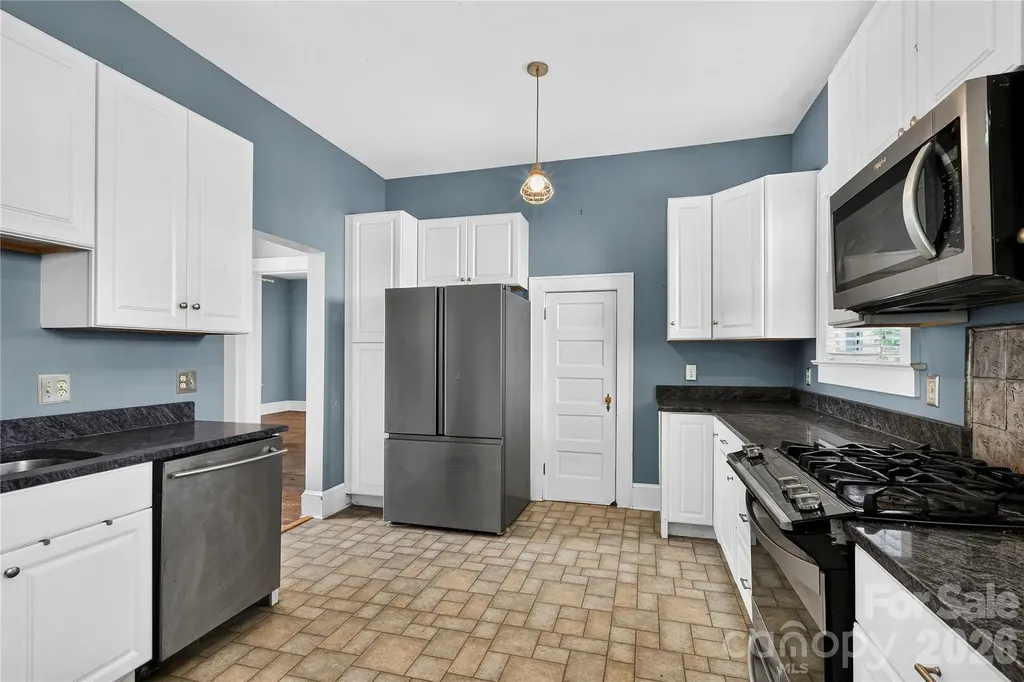 729 5th Avenue W Hendersonville NC 28739