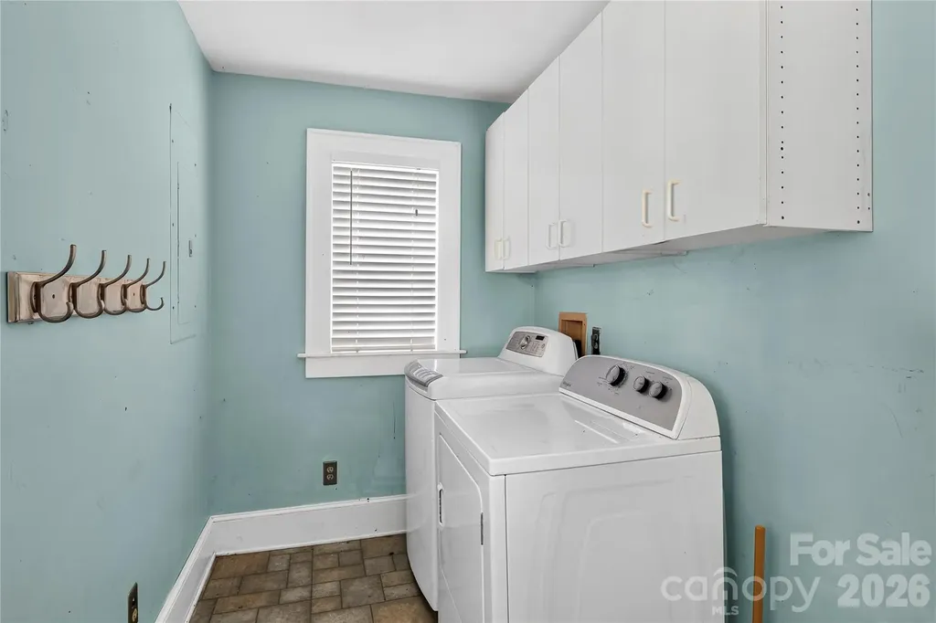 729 5th Avenue W Hendersonville NC 28739