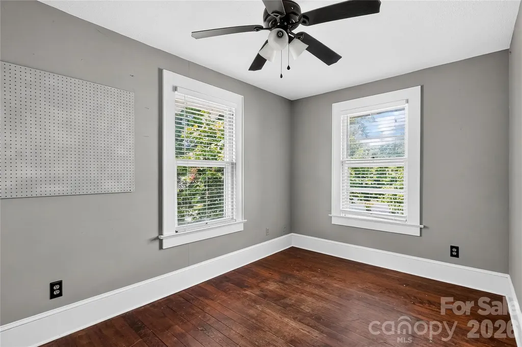 729 5th Avenue W Hendersonville NC 28739