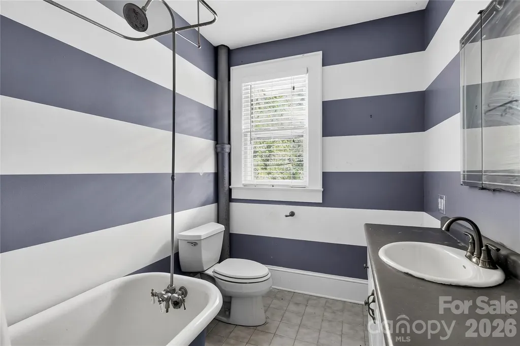 729 5th Avenue W Hendersonville NC 28739