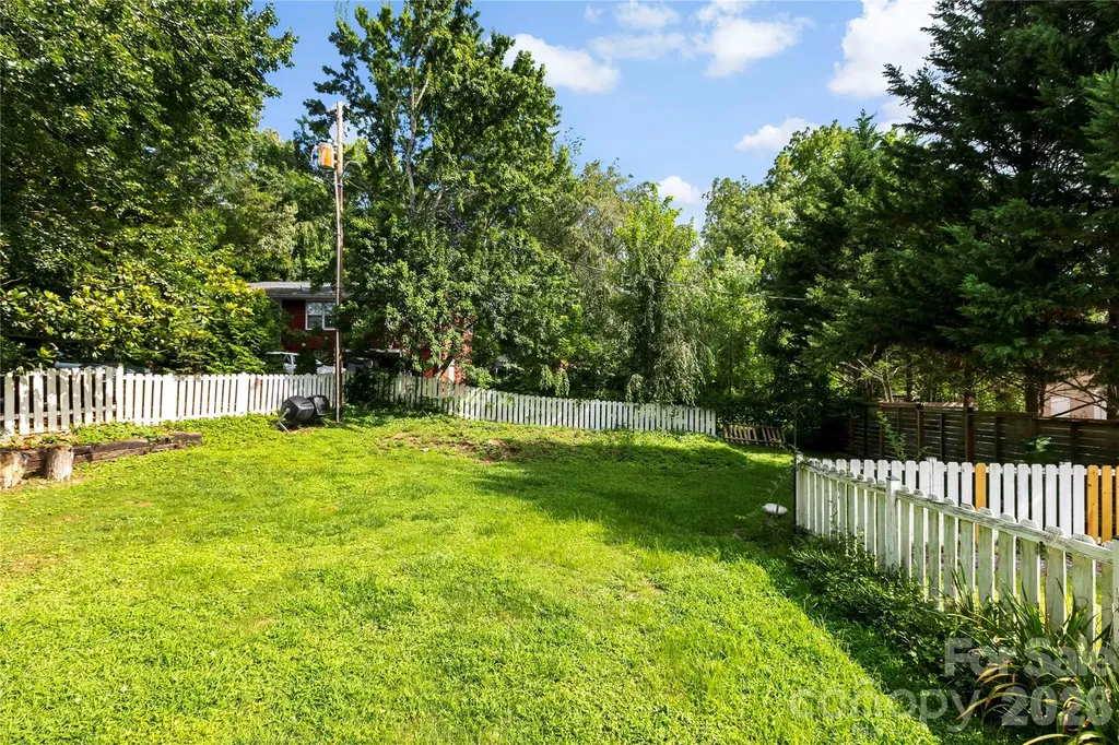 729 5th Avenue W Hendersonville NC 28739