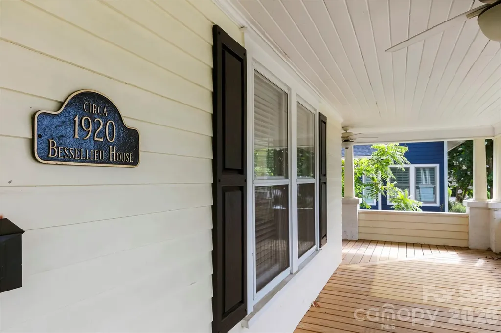 729 5th Avenue W Hendersonville NC 28739