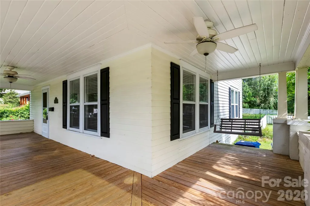 729 5th Avenue W Hendersonville NC 28739
