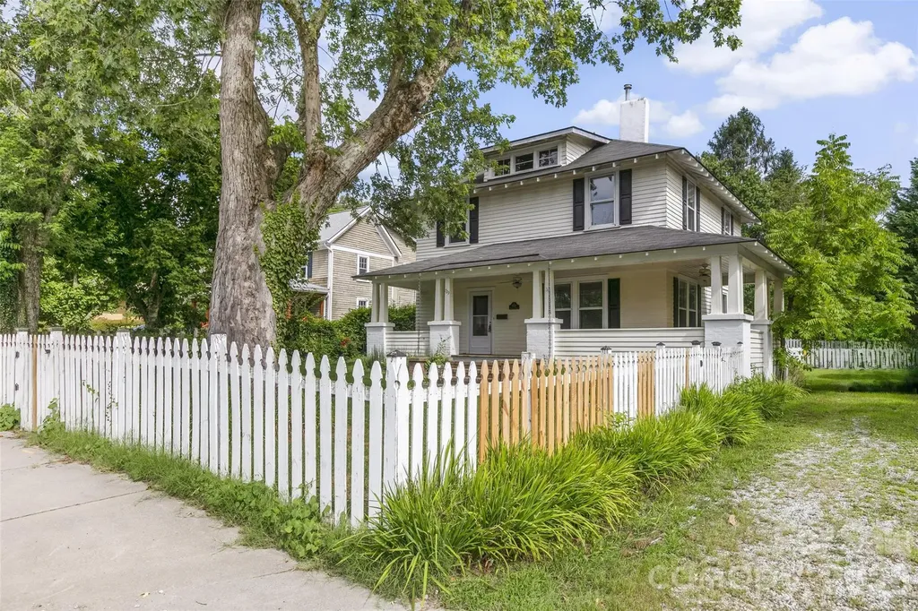 729 5th Avenue W Hendersonville NC 28739