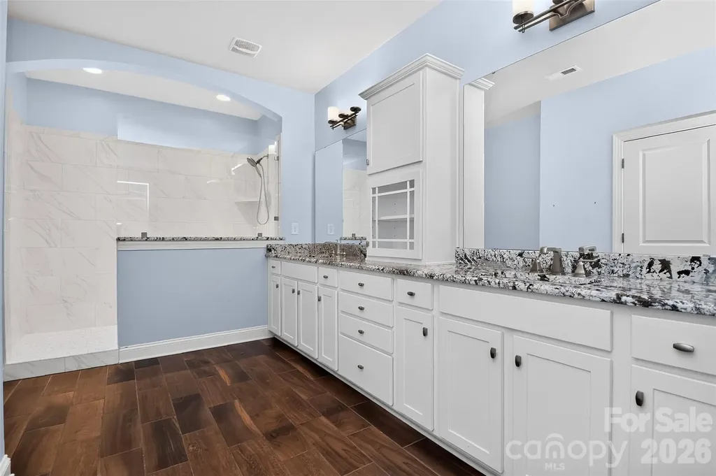 8910 Matthews Farm Lane Charlotte NC 28277