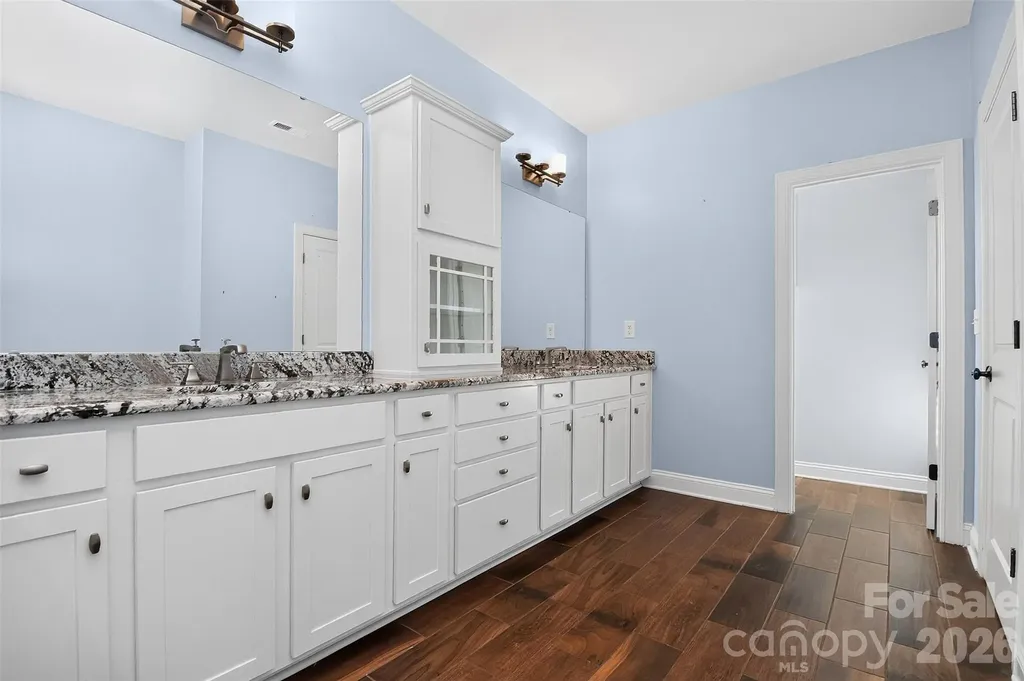 8910 Matthews Farm Lane Charlotte NC 28277