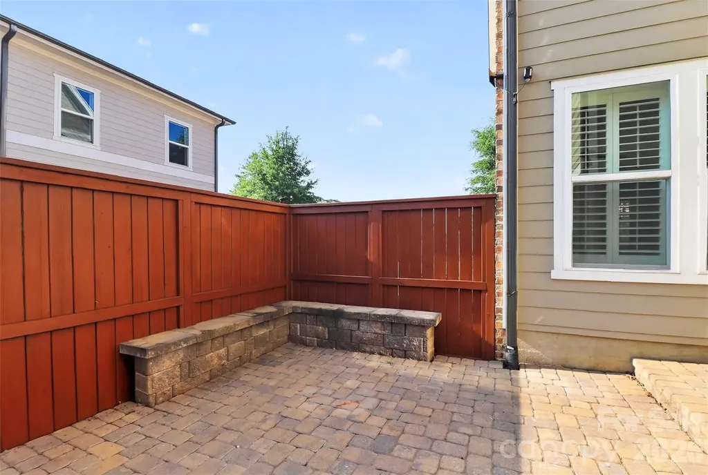 8910 Matthews Farm Lane Charlotte NC 28277