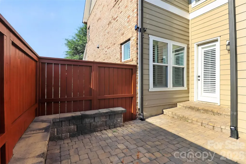 8910 Matthews Farm Lane Charlotte NC 28277