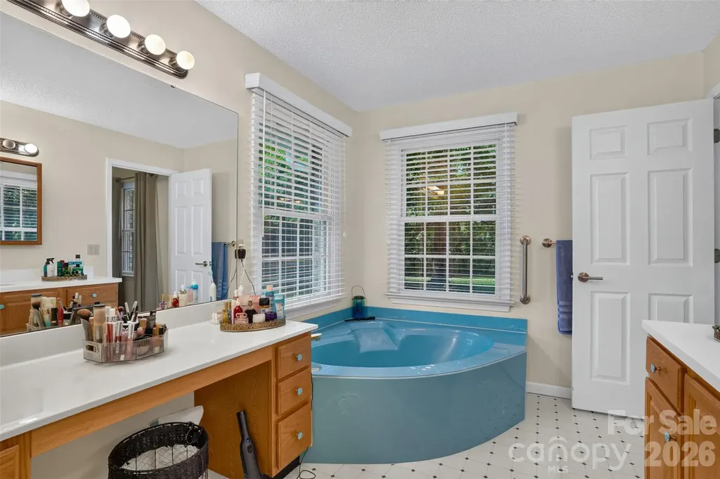 227 Sean Way Hendersonville NC 28792