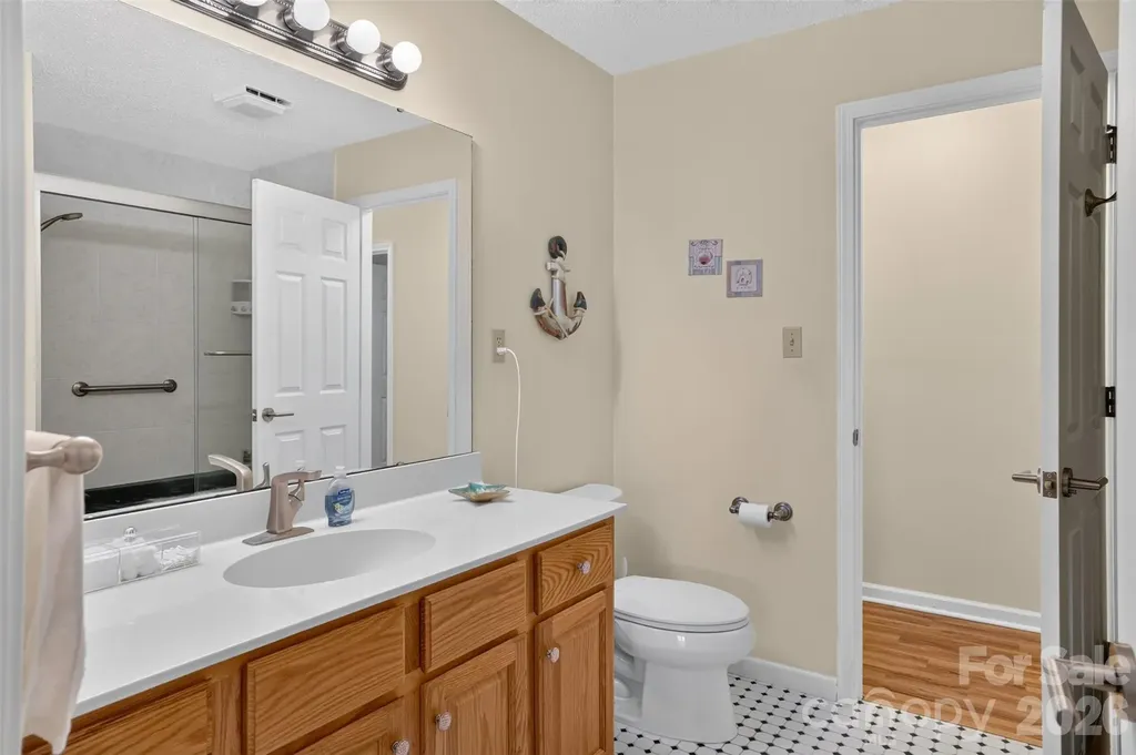 227 Sean Way Hendersonville NC 28792