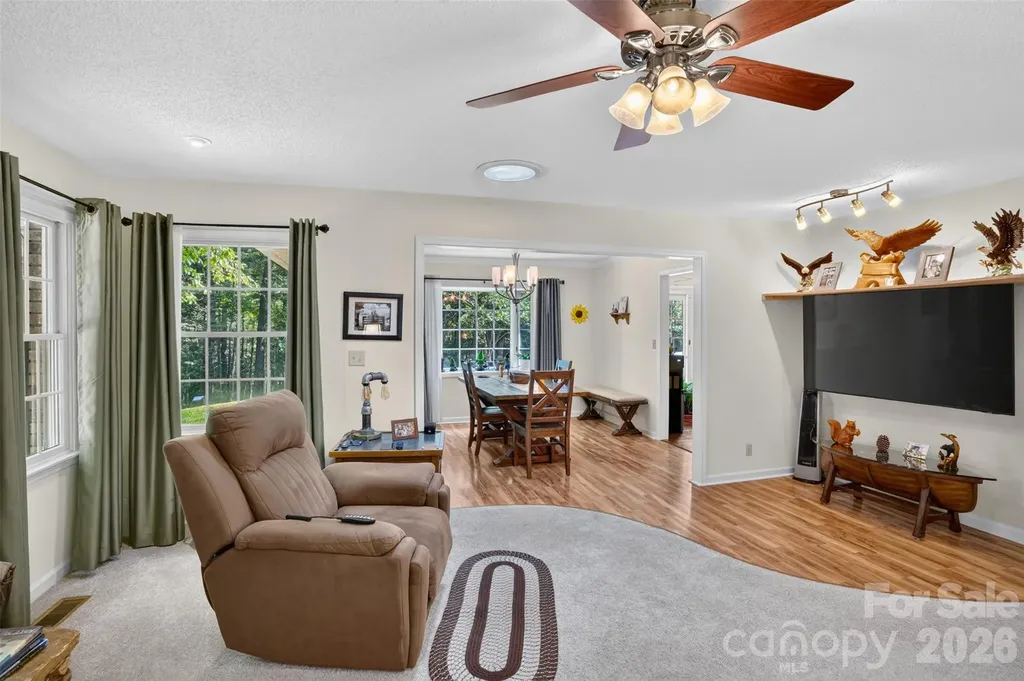 227 Sean Way Hendersonville NC 28792