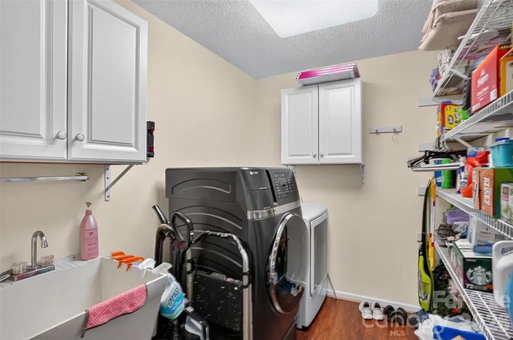 227 Sean Way Hendersonville NC 28792