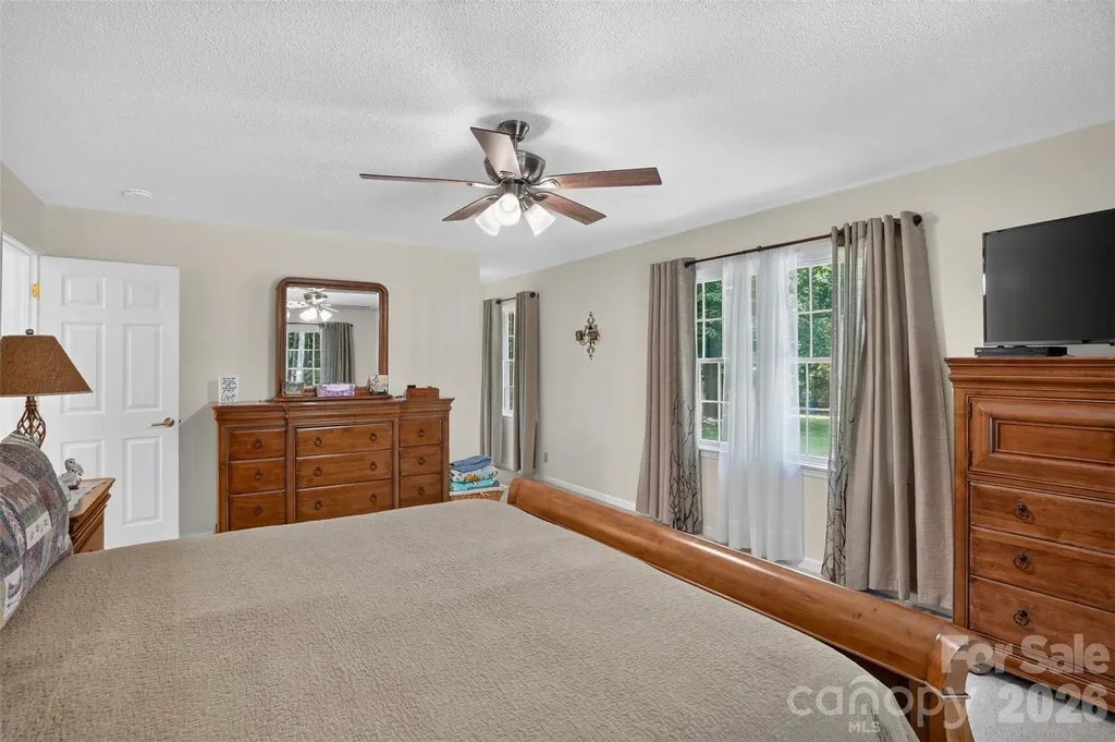 227 Sean Way Hendersonville NC 28792