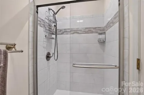 227 Sean Way Hendersonville NC 28792