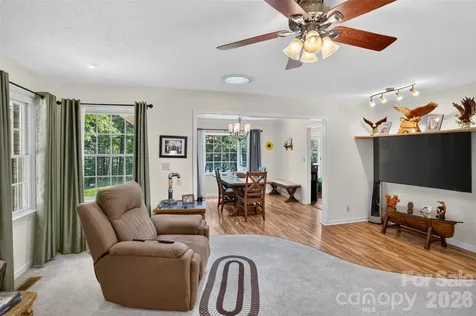 227 Sean Way Hendersonville NC 28792