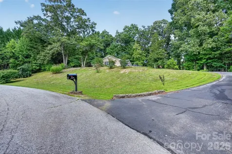 227 Sean Way Hendersonville NC 28792
