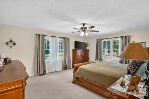 227 Sean Way Hendersonville NC 28792
