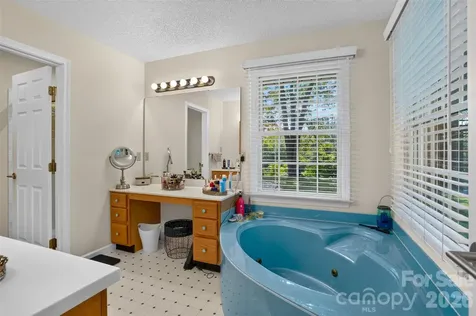 227 Sean Way Hendersonville NC 28792