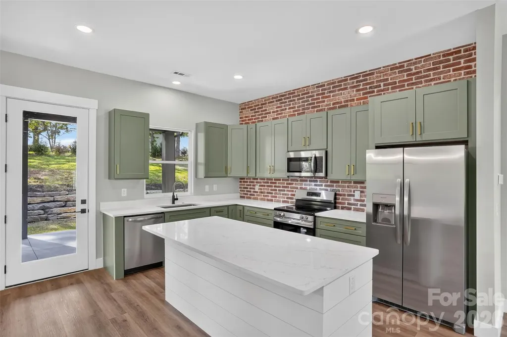 68 Point Hope Lane Hendersonville NC 28792