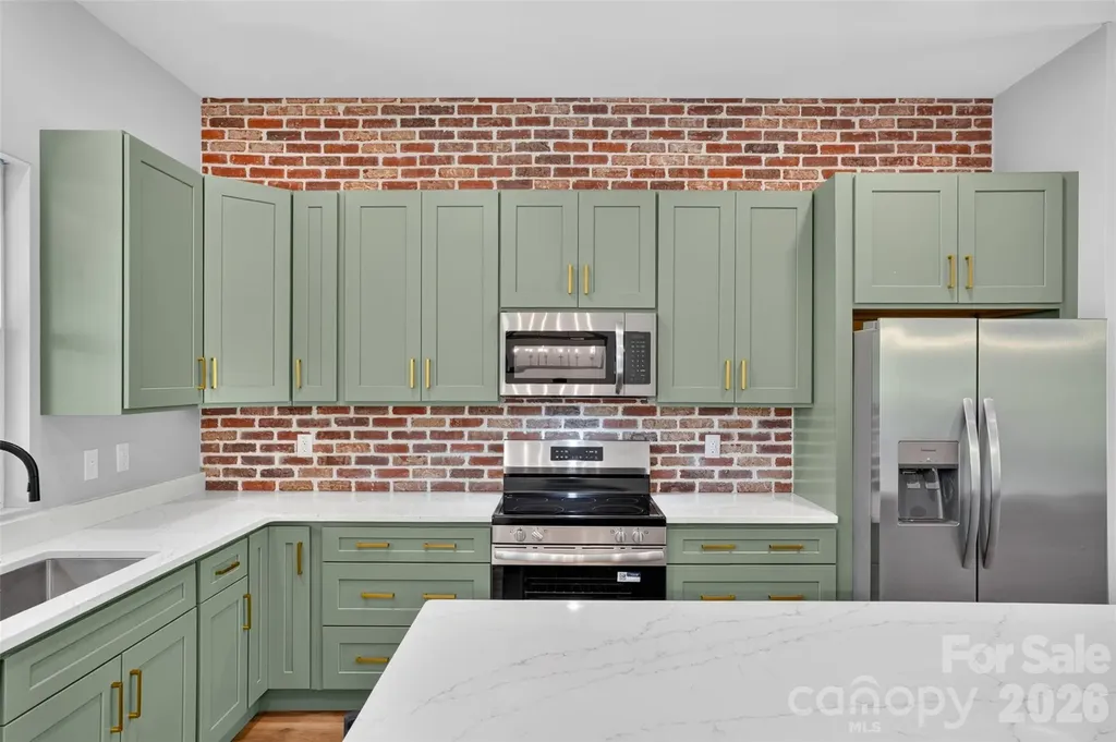 68 Point Hope Lane Hendersonville NC 28792