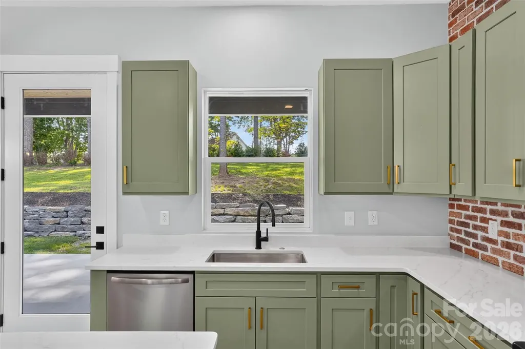 68 Point Hope Lane Hendersonville NC 28792