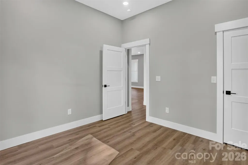 68 Point Hope Lane Hendersonville NC 28792