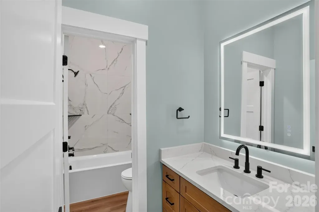 68 Point Hope Lane Hendersonville NC 28792