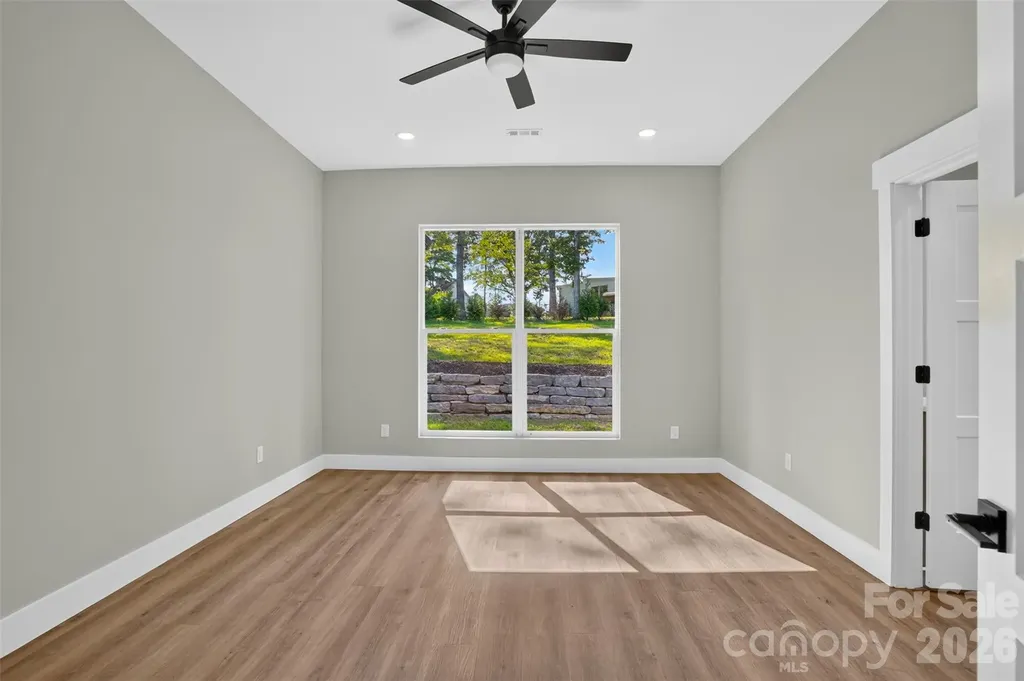 68 Point Hope Lane Hendersonville NC 28792