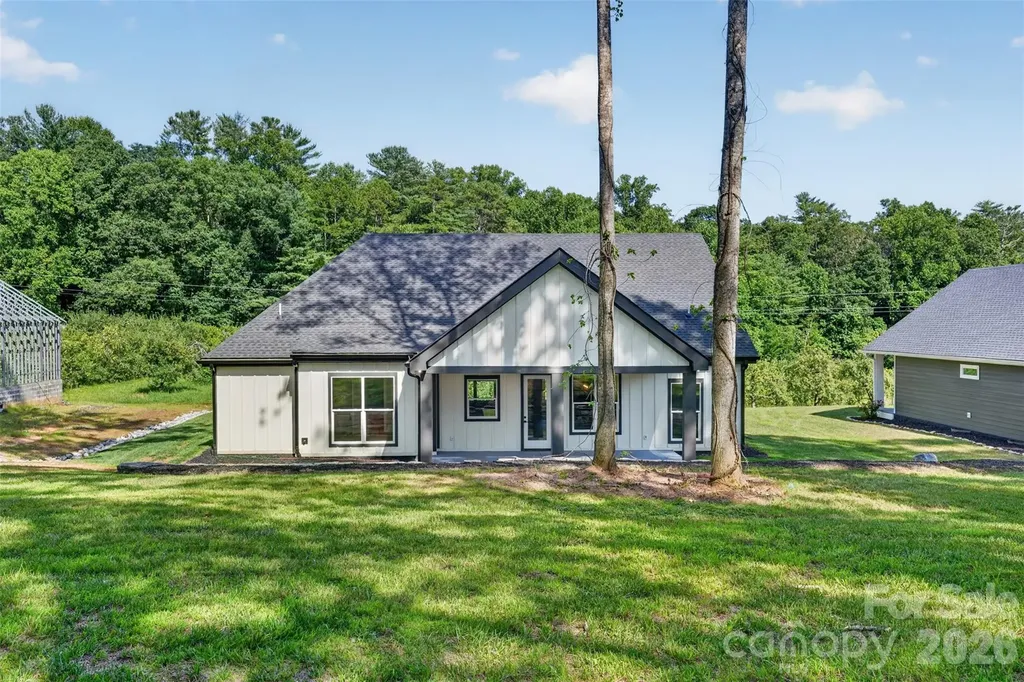 68 Point Hope Lane Hendersonville NC 28792