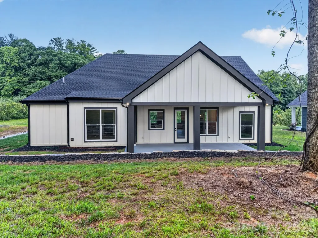 68 Point Hope Lane Hendersonville NC 28792