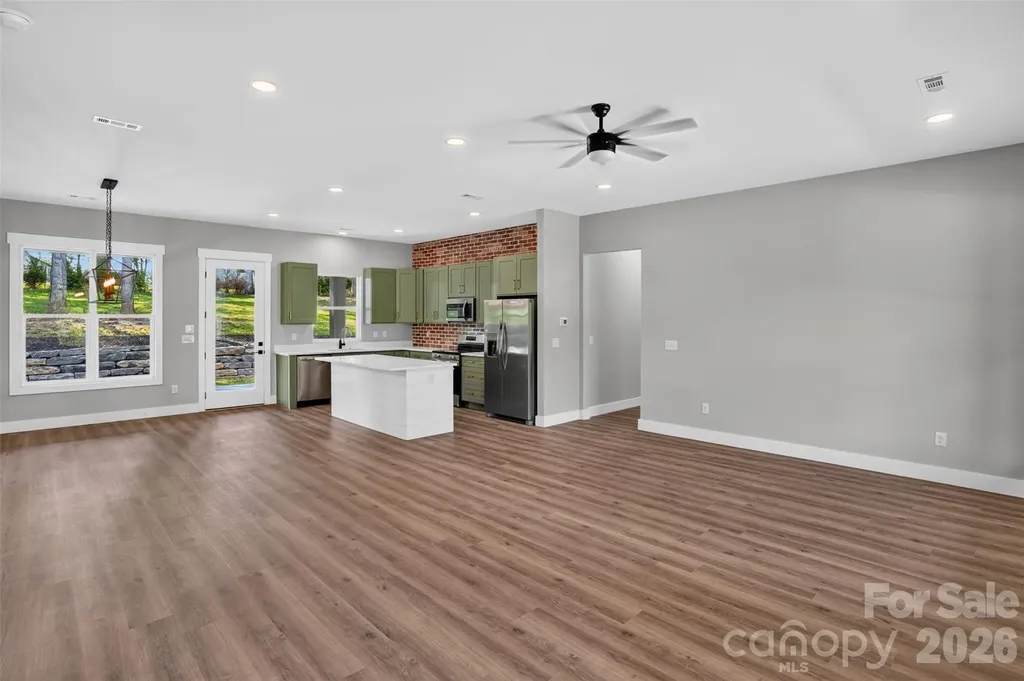 68 Point Hope Lane Hendersonville NC 28792