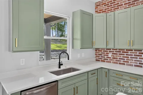 68 Point Hope Lane Hendersonville NC 28792
