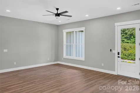 68 Point Hope Lane Hendersonville NC 28792