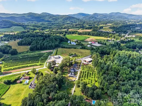 68 Point Hope Lane Hendersonville NC 28792