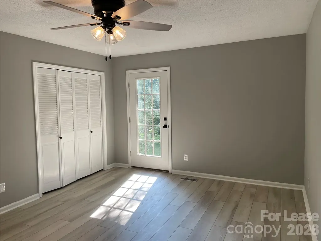 7942 Lake Vista Drive Denver NC 28037
