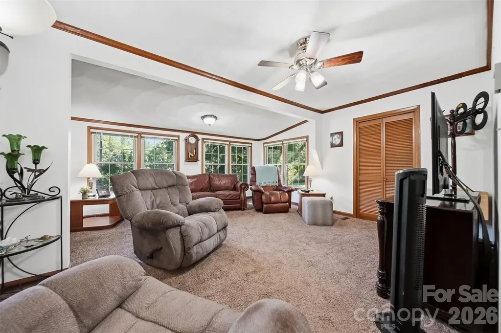 3210 W Calvin Street Claremont NC 28610
