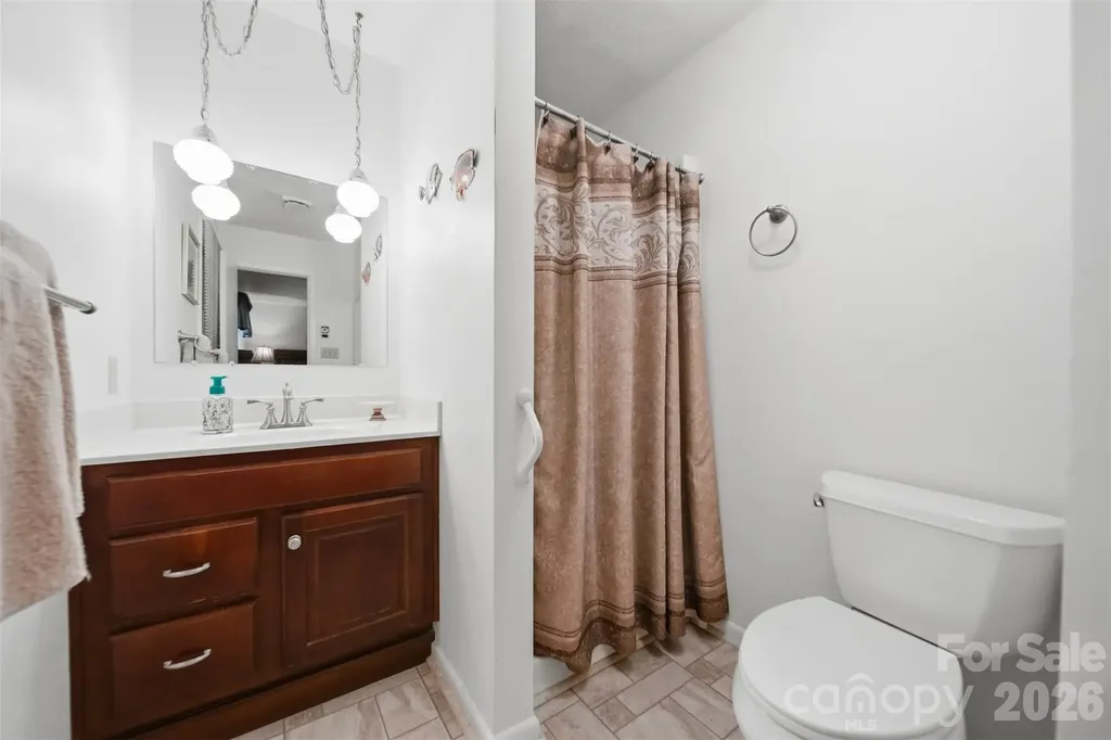 3210 W Calvin Street Claremont NC 28610