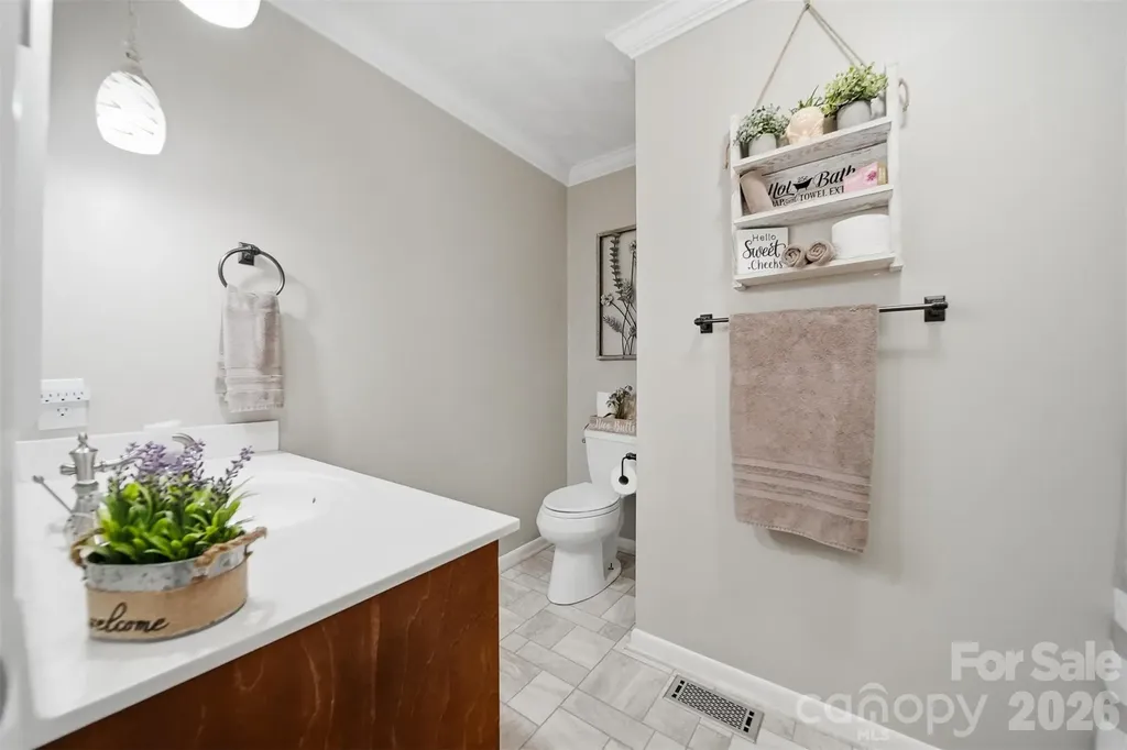 3210 W Calvin Street Claremont NC 28610