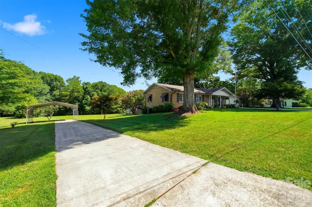 3210 W Calvin Street Claremont NC 28610
