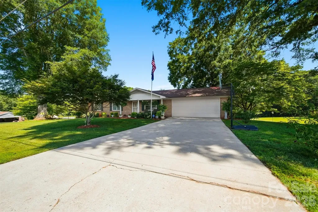 3210 W Calvin Street Claremont NC 28610