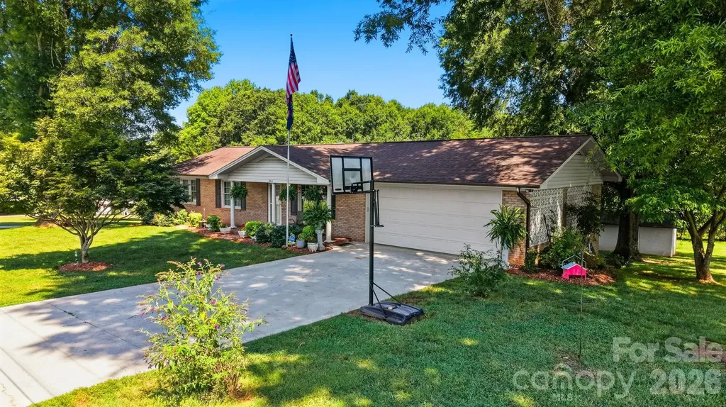 3210 W Calvin Street Claremont NC 28610