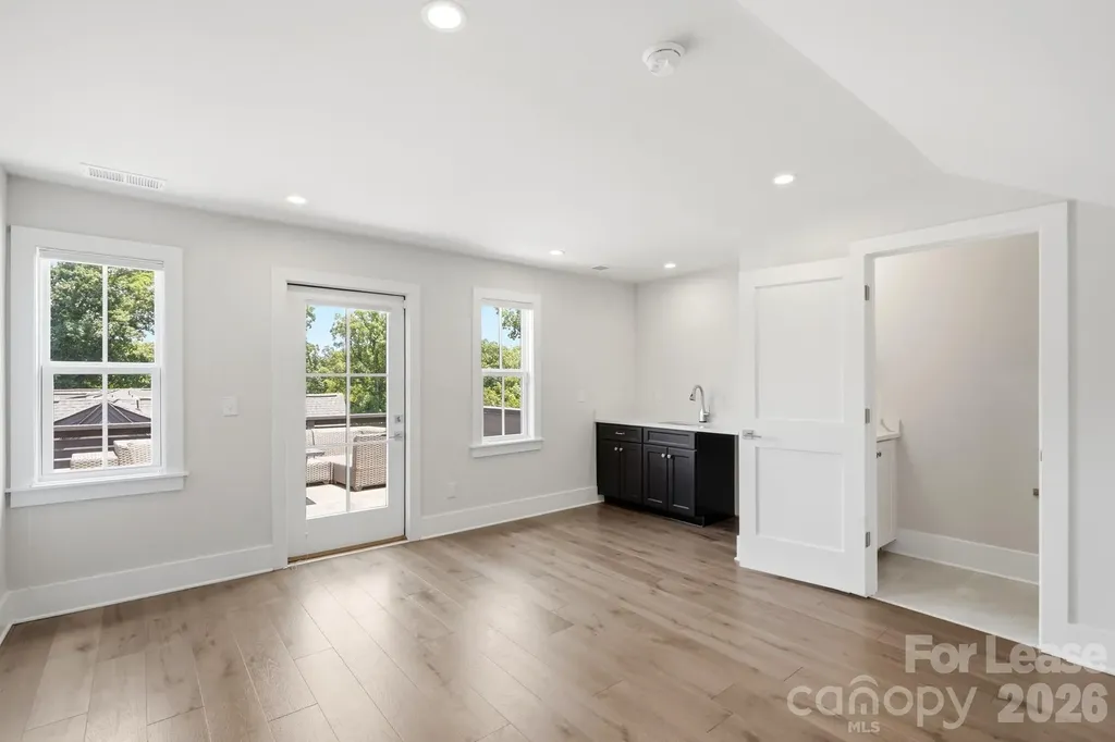2428 Runnymede Lane Charlotte NC 28209