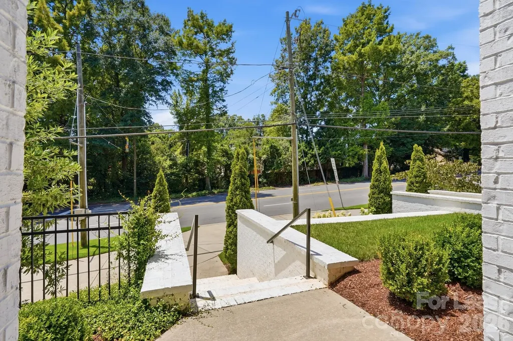2428 Runnymede Lane Charlotte NC 28209