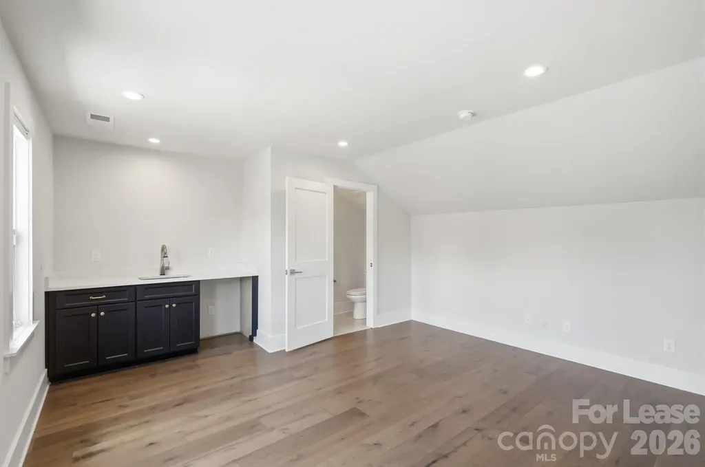 2428 Runnymede Lane Charlotte NC 28209